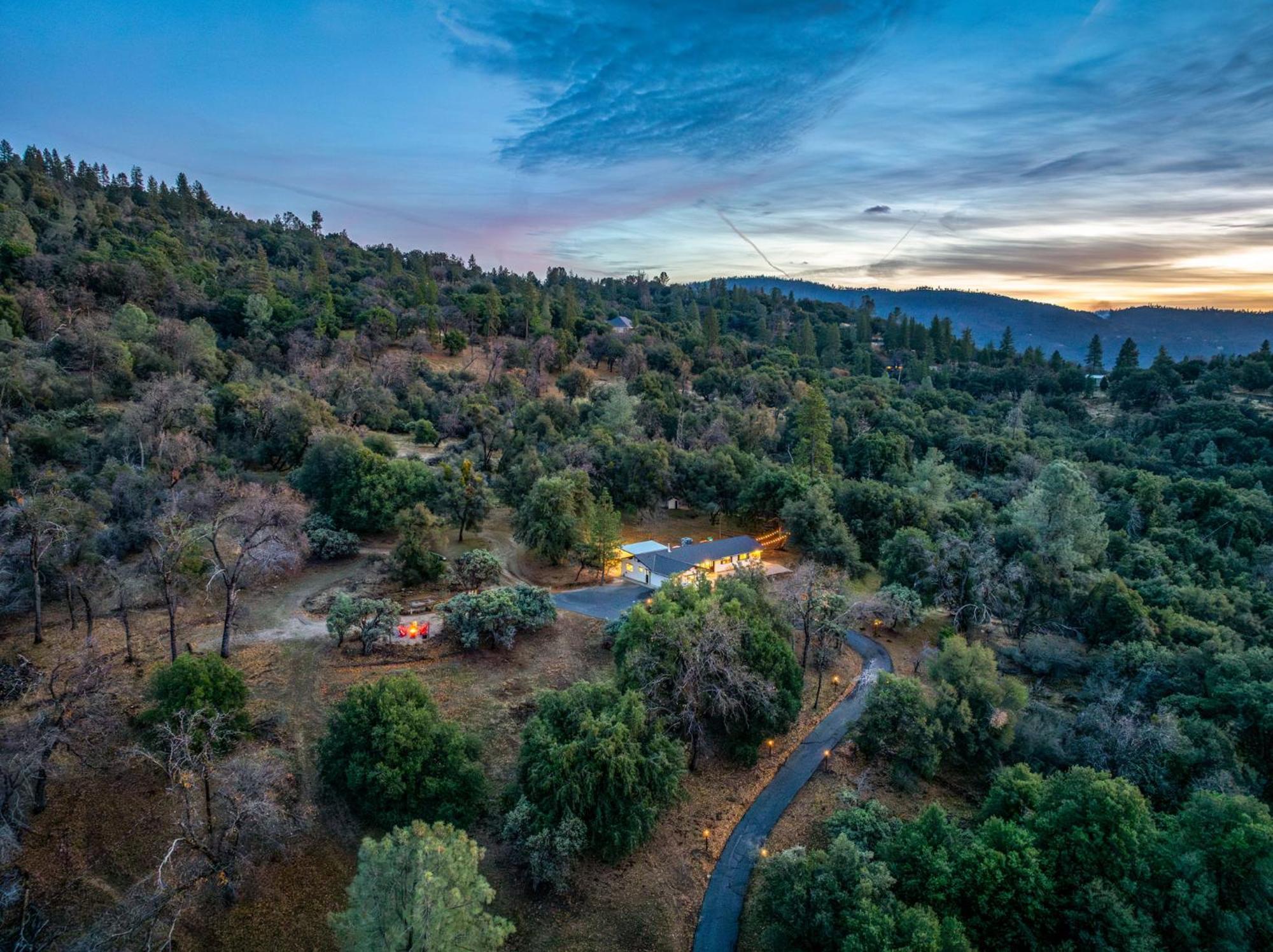 Villa Secluded Mtn Family Haven With Spa, Views & Arcade Oakhurst