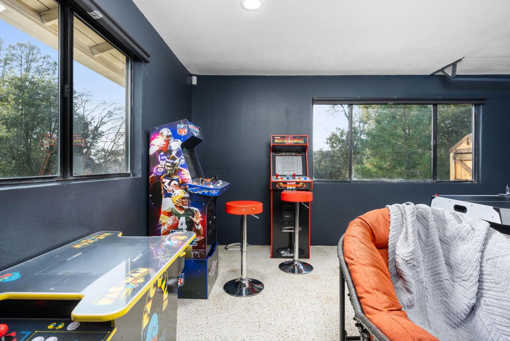 Villa Secluded Mtn Family Haven With Spa, Views & Arcade Oakhurst
