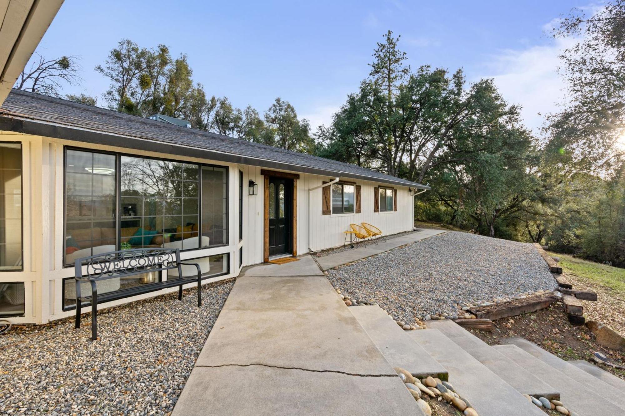 Villa Secluded Mtn Family Haven With Spa, Views & Arcade *