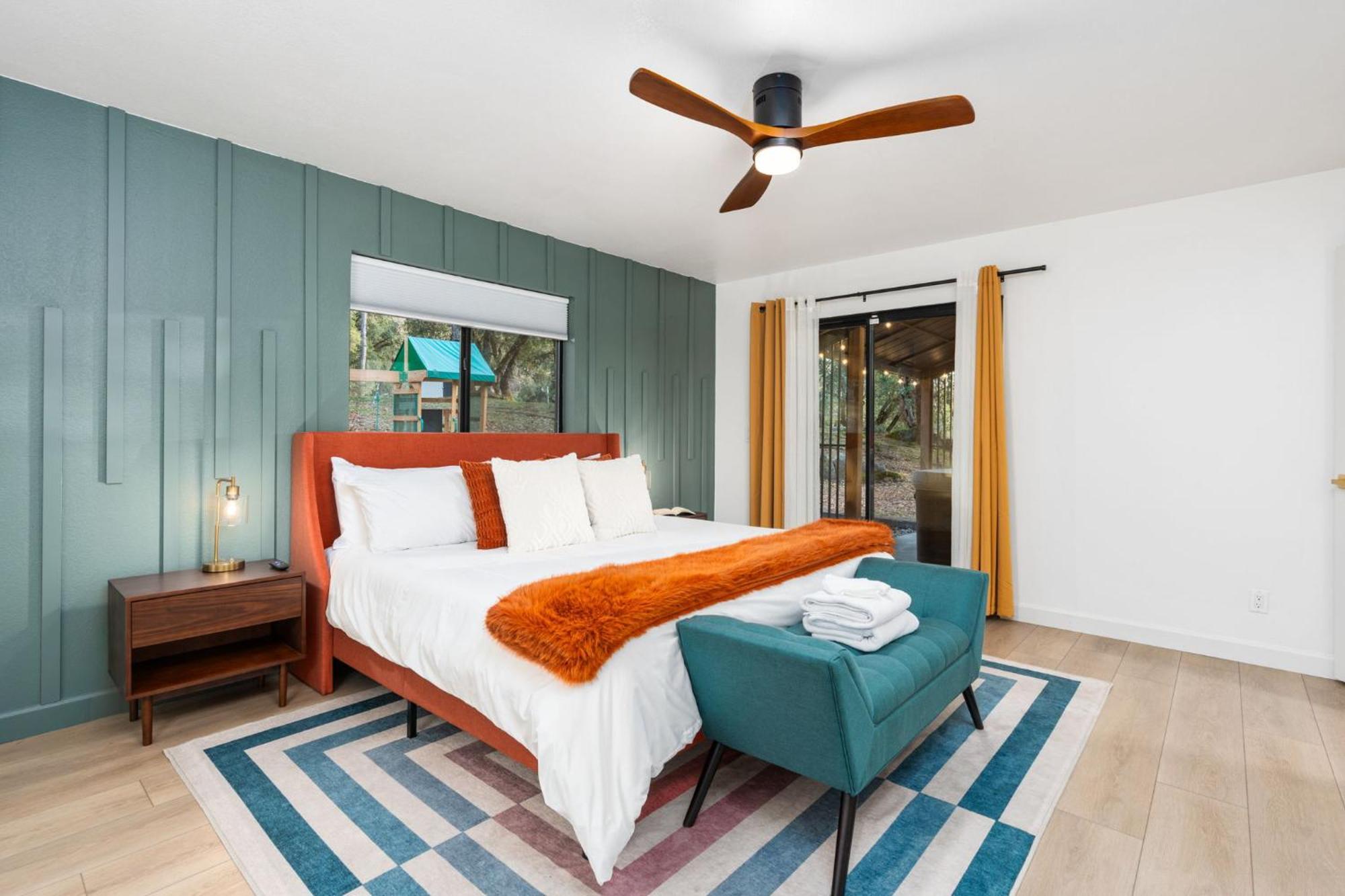 Secluded Mtn Family Haven With Spa, Views & Arcade Villa